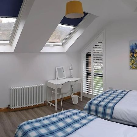 Cosy 2 Bedroom Coach House Белфаст Екстер'єр фото